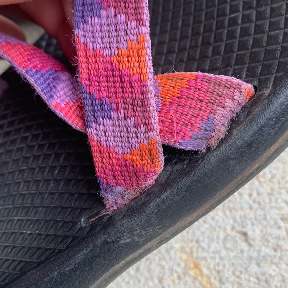 Chaco Girl’s Size 3 Sandals Black with Pink Straps - Picture 5 of 7